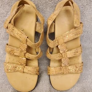 Vionic Amber adjustable sandal